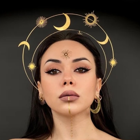 Celestial Goddess Crown - Picture 1 of 4